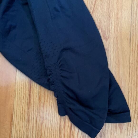 Academy Ltd black scrunch cropped leggings medium - Picture 2 of 11